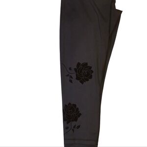 ZYIA Active Ankle Black Rose Leggings SIZE 20